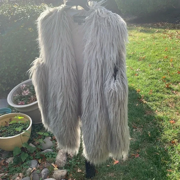 Fabulous Furs Gray Faux Fur Vest - Picture 2 of 8